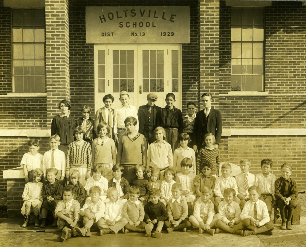 HV00014 Holtsville School Class Photo