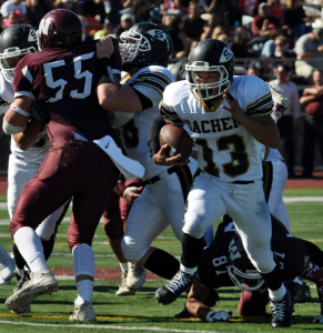 Alezandro Aponte rushed for a career-high 31 carries, 199 yards and 4 touchdowns. / Credit Diana Phelan